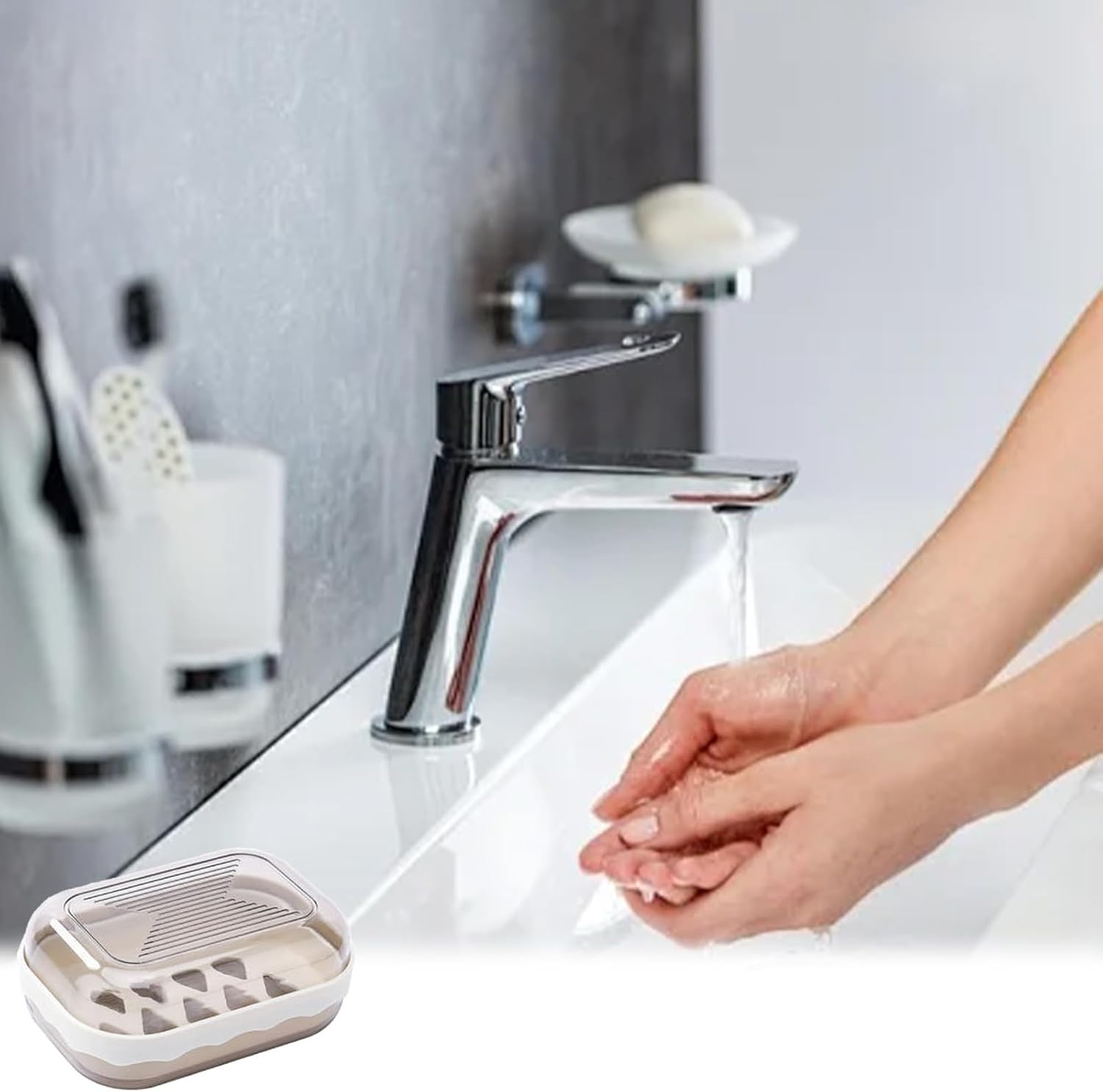 Small Soap Dish with Drainage and Flip-Top Design