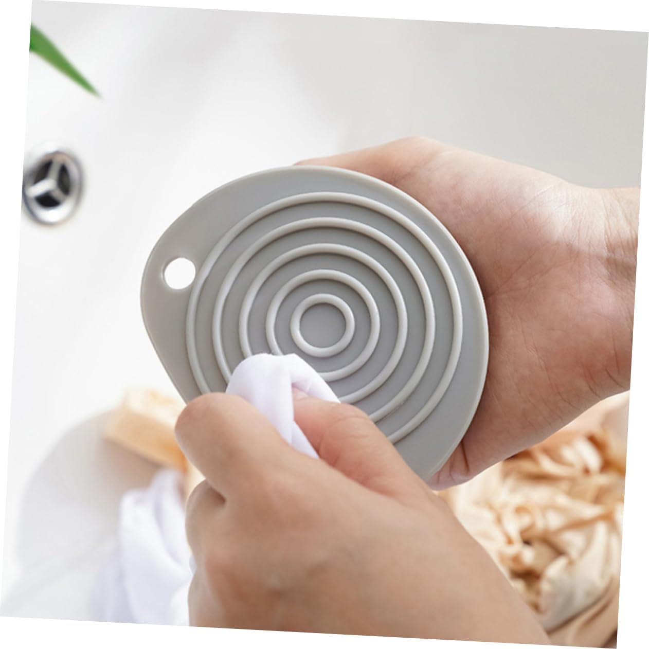 Bathroom Soap Holder Portable Plastic Drainage Dish for Travel