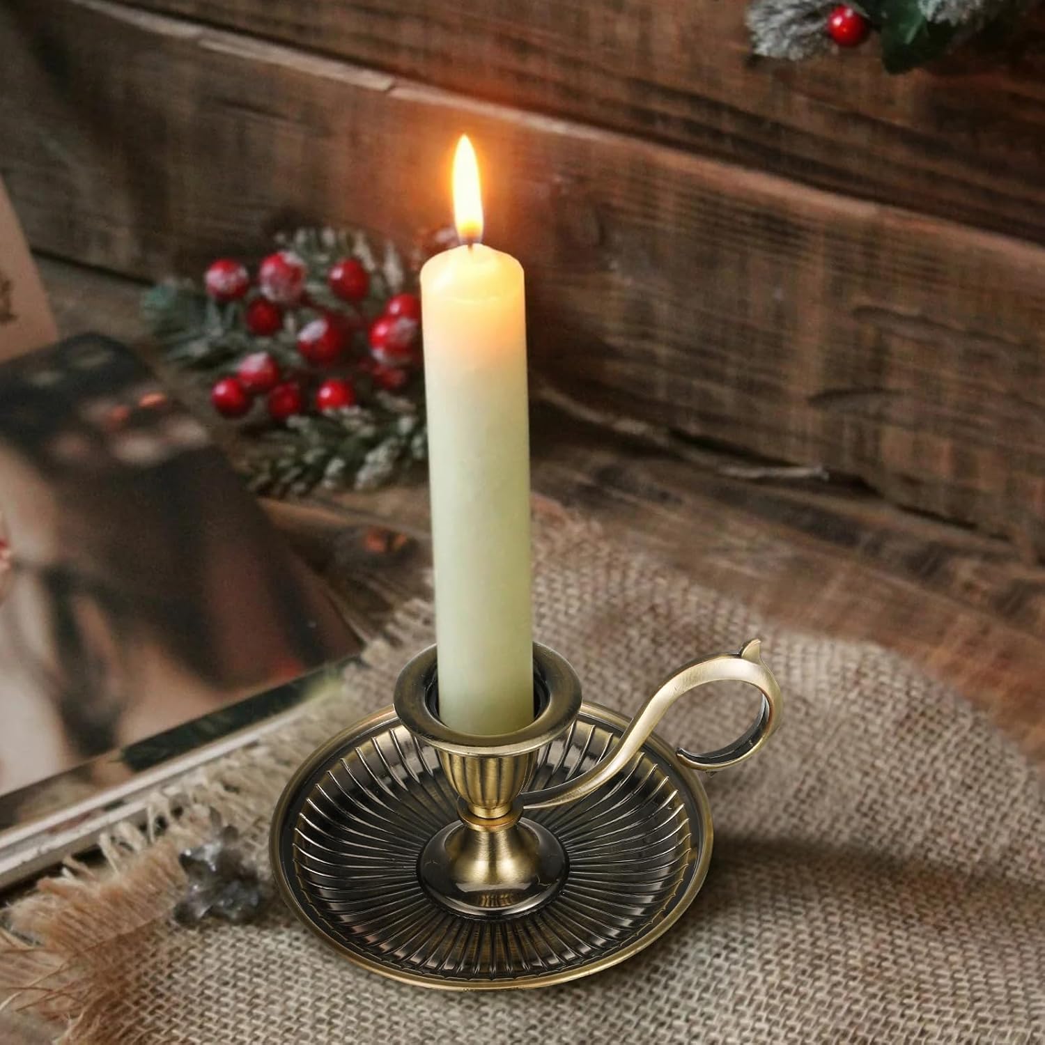 Healifty Vintage Bronze Candlestick Holder with Handle