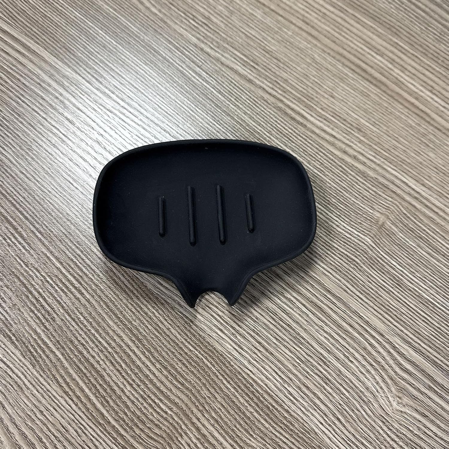 Plastic Soap Dish with Drain and Non-Slip Base 1